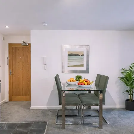 2 Bed Boutique With Free Parking 公寓
