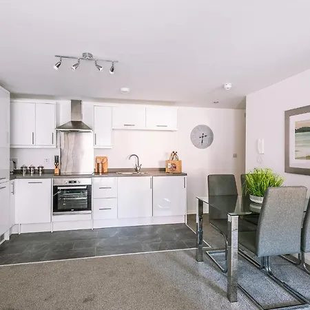 2 Bed Boutique With Free Parking Apartmán