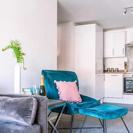 Apartmán 2 Bed Boutique With Free Parking