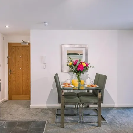 شقة 2 Bed Boutique With Free Parking *