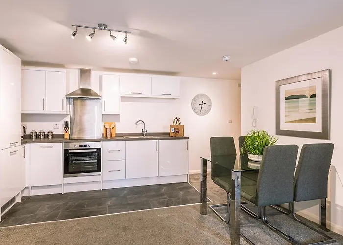 2 Bed Boutique With Free Parking