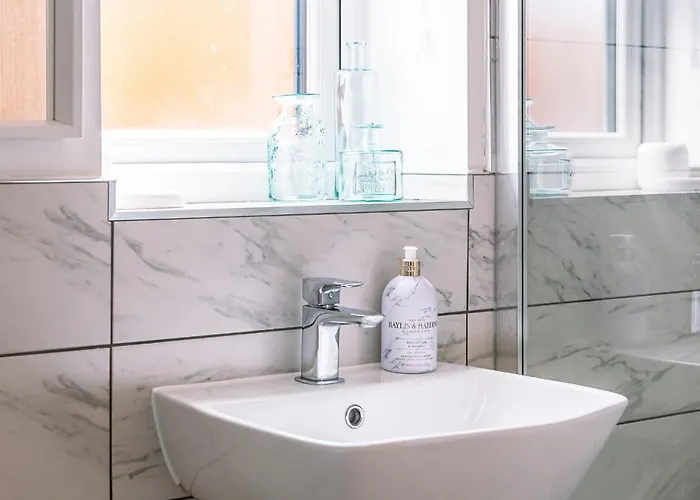 2 Bed Boutique With Free Parking Apartman *